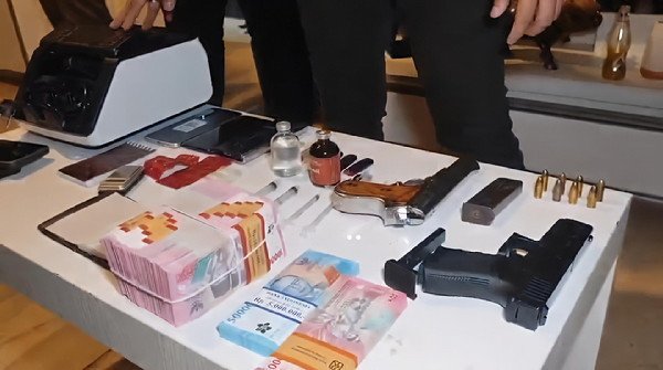Sabu hingga Senpi Disita, Kamar Apartemen Mewah di Pekanbaru Jadi Sarang Narkoba