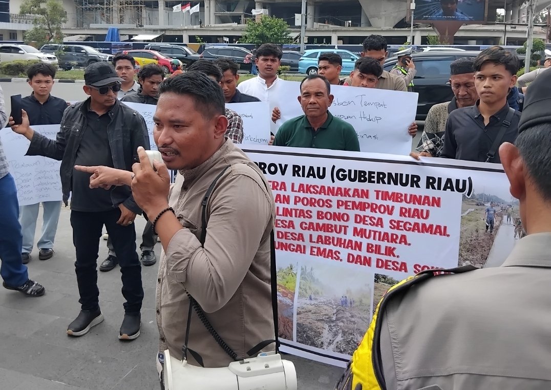 Geruduk Kantor Gubernur Riau, APDK Desak Jalan Lintas Bono Segera Dibangun