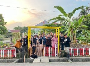 Mahasiswa KKN UMRI Kelompok 9 Kembangkan Lahan Komunal RW 09 Tangkerang Timur Jadi Kebun TOGA dan Sayur Produktif