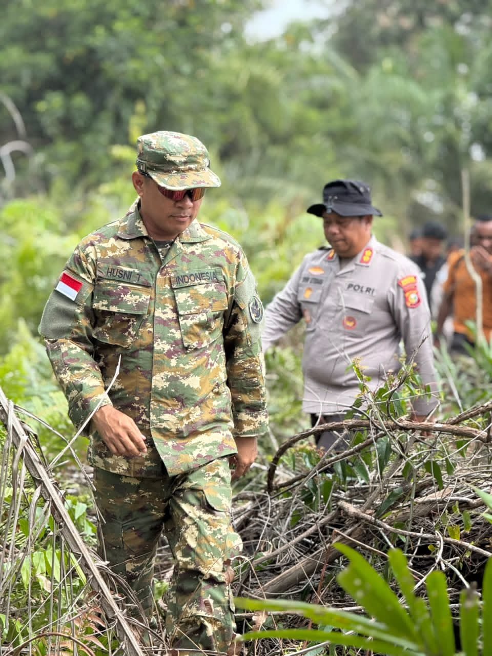 Karhutla Pelalawan Meluas, Wabup dan Kapolres Turun Langsung Padamkan Api