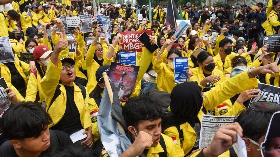 Aksi Mahasiswa di Bundaran HI Memanas, Massa Sampaikan Sejumlah Tuntutan